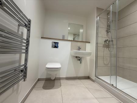 3 bedroom Flat to let in church Street Development, Eccles, M30