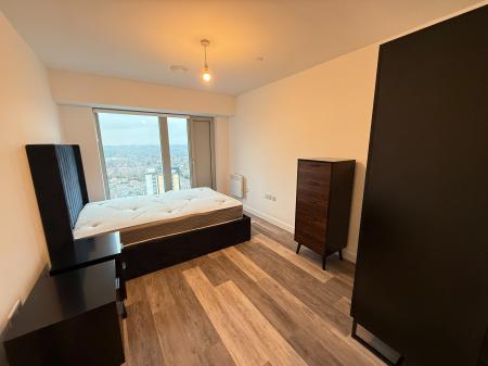 3 bedroom Flat to let in church Street Development, Eccles, M30