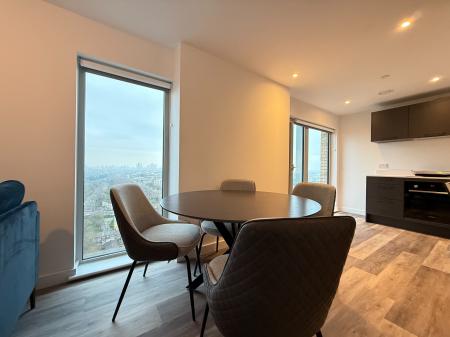 3 bedroom Flat to let in church Street Development, Eccles, M30