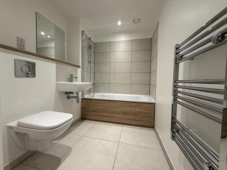 3 bedroom Flat to let in church Street Development, Eccles, M30