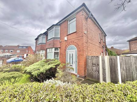 4 bedroom Semi-detached house for sale in Windsor Road, Denton, M34