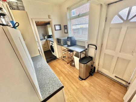 4 bedroom Semi-detached house for sale in Windsor Road, Denton, M34