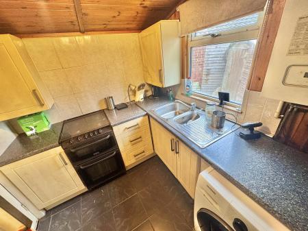 4 bedroom Semi-detached house for sale in Windsor Road, Denton, M34