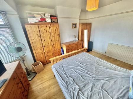 4 bedroom Semi-detached house for sale in Windsor Road, Denton, M34