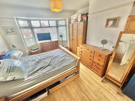 4 bedroom Semi-detached house for sale in Windsor Road, Denton, M34