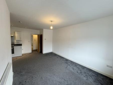 2 bedroom Flat to let in Ashfield Road, Sale, M33