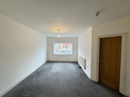 2 bedroom Flat to let in Ashfield Road, Sale, M33