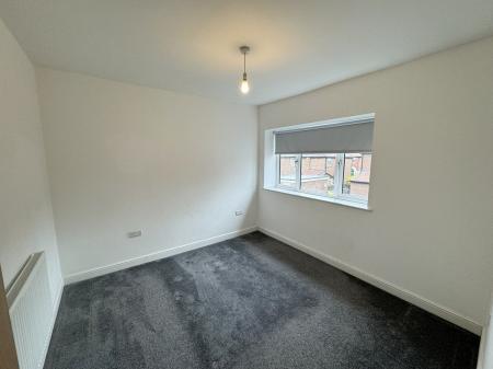 2 bedroom Flat to let in Ashfield Road, Sale, M33
