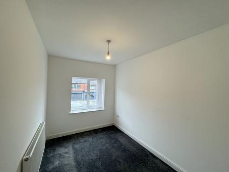 2 bedroom Flat to let in Ashfield Road, Sale, M33