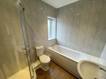 2 bedroom Flat to let in Ashfield Road, Sale, M33