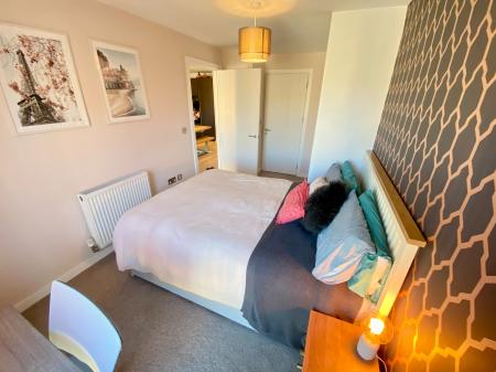 2 bedroom Flat to let in Lockside Lane, Salford, M5