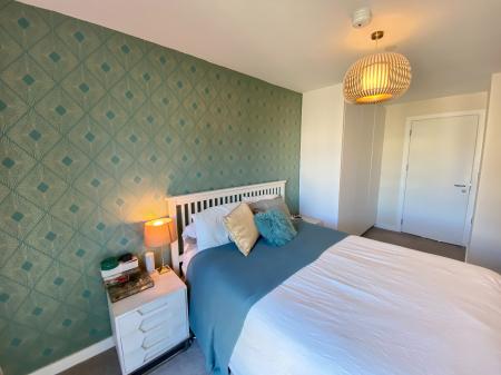 2 bedroom Flat to let in Lockside Lane, Salford, M5