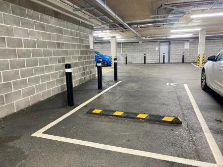 2 bedroom Flat to let in Lockside Lane, Salford, M5