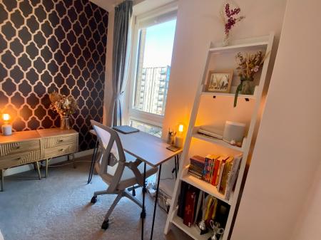 2 bedroom Flat to let in Lockside Lane, Salford, M5