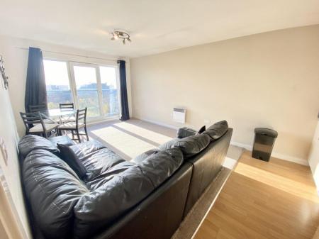 2 bedroom Flat to let in Pilgrims Way, Salford Quays, Salford, M50