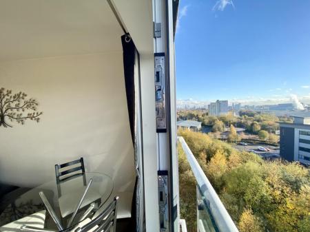 2 bedroom Flat to let in Pilgrims Way, Salford Quays, Salford, M50