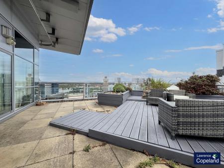 2 bedroom Apartment for sale in The Quays, Salford Quays, Salford, M50