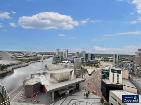 2 bedroom Apartment for sale in The Quays, Salford Quays, Salford, M50