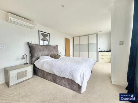 2 bedroom Apartment for sale in The Quays, Salford Quays, Salford, M50
