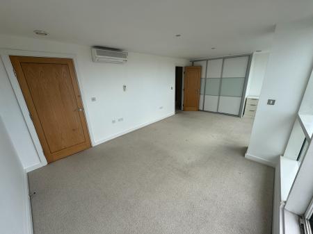 2 bedroom Apartment for sale in The Quays, Salford Quays, Salford, M50