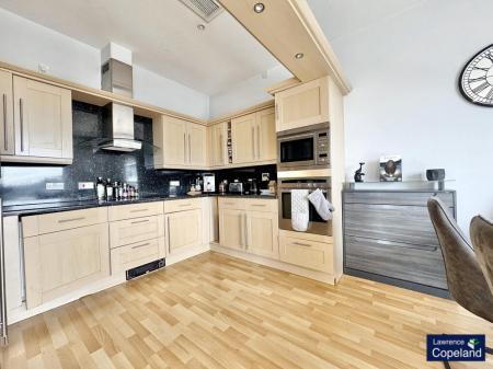 2 bedroom Apartment for sale in The Quays, Salford Quays, Salford, M50