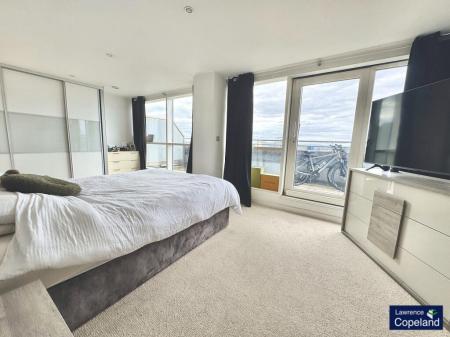 2 bedroom Apartment for sale in The Quays, Salford Quays, Salford, M50