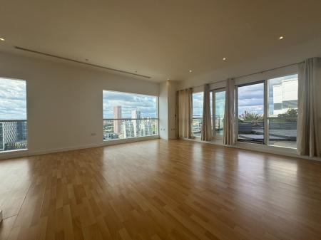 2 bedroom Apartment for sale in The Quays, Salford Quays, Salford, M50