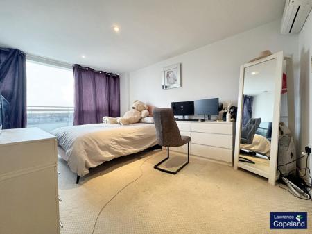 2 bedroom Apartment for sale in The Quays, Salford Quays, Salford, M50
