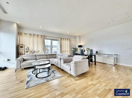 2 bedroom Apartment for sale in The Quays, Salford Quays, Salford, M50