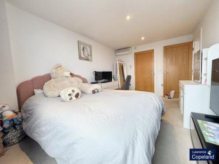 2 bedroom Apartment for sale in The Quays, Salford Quays, Salford, M50