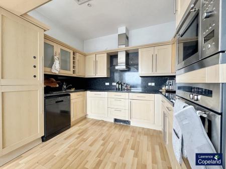 2 bedroom Apartment for sale in The Quays, Salford Quays, Salford, M50