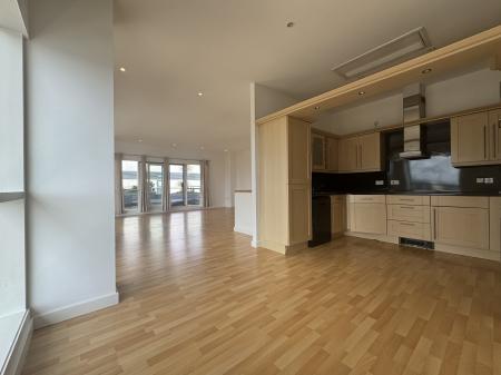 2 bedroom Apartment for sale in The Quays, Salford Quays, Salford, M50