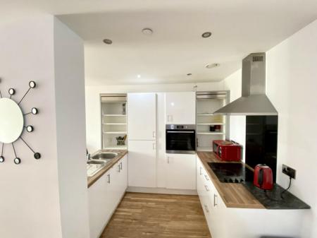 3 bedroom Flat to let in Michigan Point Tower A, Salford Quays, Salford, M50