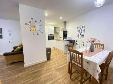 3 bedroom Flat to let in Michigan Point Tower A, Salford Quays, Salford, M50