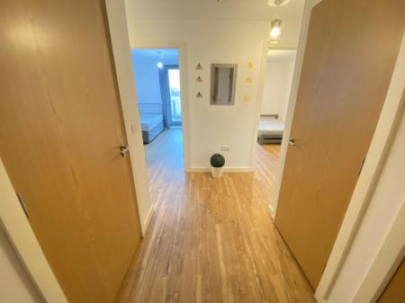 3 bedroom Flat to let in Michigan Point Tower A, Salford Quays, Salford, M50