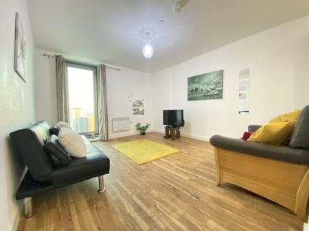 3 bedroom Flat to let in Michigan Point Tower A, Salford Quays, Salford, M50