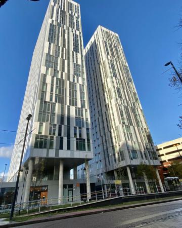 3 bedroom Flat to let in Michigan Point Tower A, Salford Quays, Salford, M50