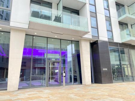 2 bedroom Flat to let in Blue, Media City UK, Salford Quays, Salford, M50