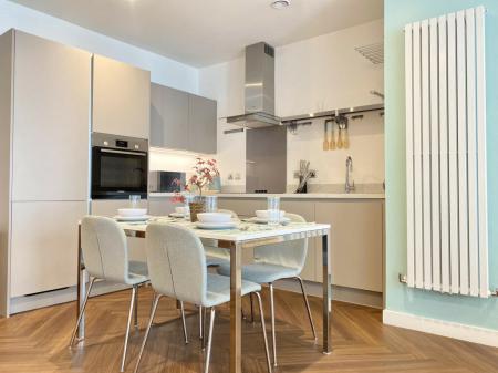 2 bedroom Flat to let in Blue, Media City UK, Salford Quays, Salford, M50