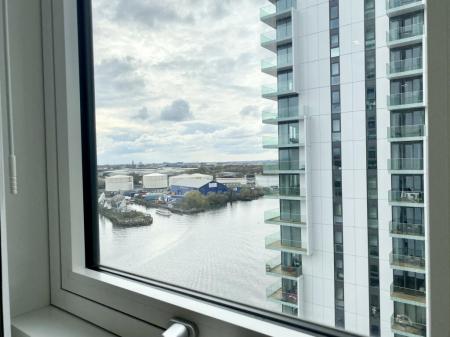 2 bedroom Flat to let in Blue, Media City UK, Salford Quays, Salford, M50