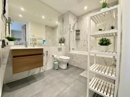 2 bedroom Flat to let in Blue, Media City UK, Salford Quays, Salford, M50