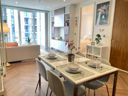 2 bedroom Flat to let in Blue, Media City UK, Salford Quays, Salford, M50