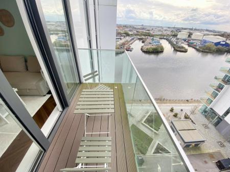 2 bedroom Flat to let in Blue, Media City UK, Salford Quays, Salford, M50