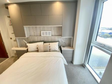 2 bedroom Flat to let in Blue, Media City UK, Salford Quays, Salford, M50