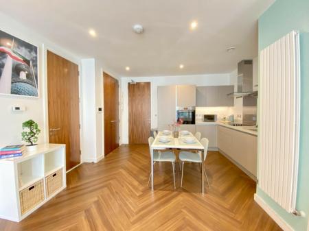 2 bedroom Flat to let in Blue, Media City UK, Salford Quays, Salford, M50
