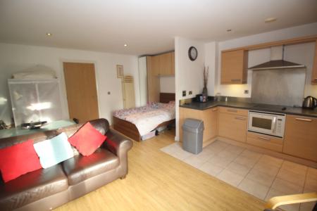 1 bedroom Flat to let in Taylorson Street South, Salford Quays, Salford, M5