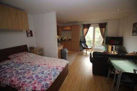1 bedroom Flat to let in Taylorson Street South, Salford Quays, Salford, M5