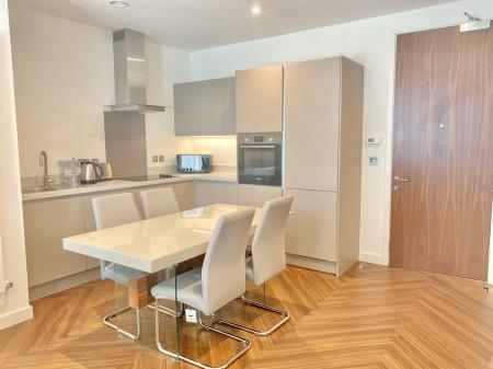 2 bedroom Flat to let in Blue, Media City UK, Salford Quays, Salford, M50