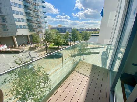 2 bedroom Flat to let in Blue, Media City UK, Salford Quays, Salford, M50