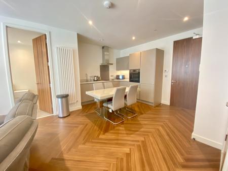 2 bedroom Flat to let in Blue, Media City UK, Salford Quays, Salford, M50